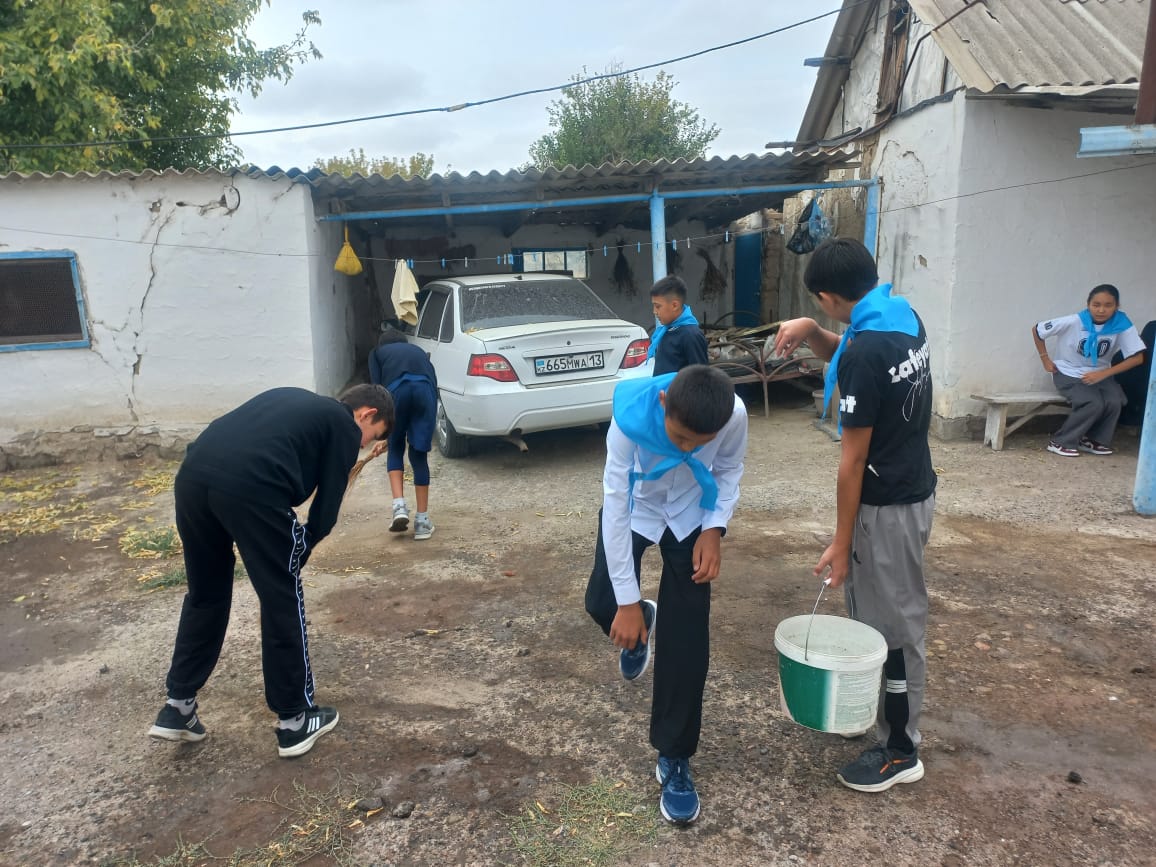 «Қартқа  бізден  құрмет бар»   акция